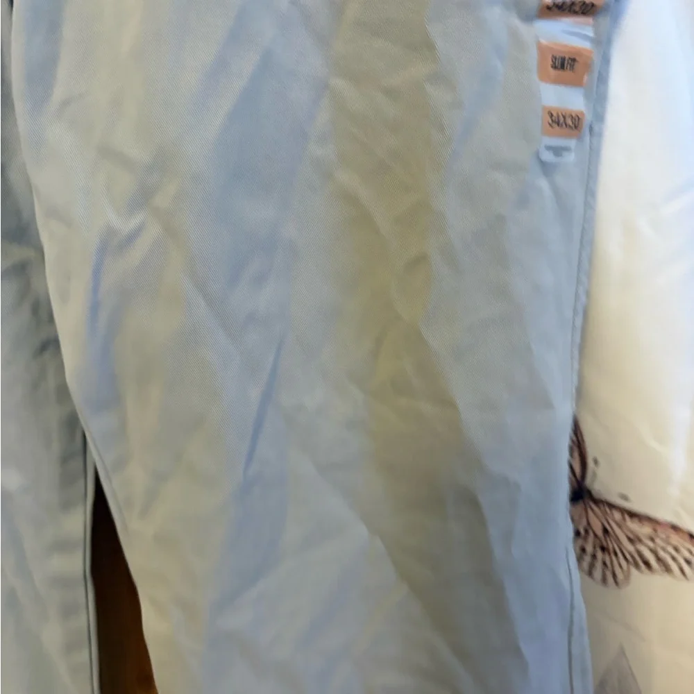 Dockers Men's Light Gray Chinos